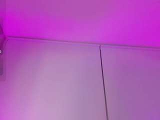 Isabella-Flowers live cam preview