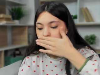 lennalalone's CamSoda show and profile