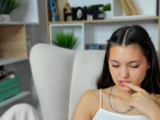 le modèle lennalalone est en webcam porno dans un show sur le site camsoda, il possède les tags suivants: amateur,blue eyes,no drinking,no smoking,normal,orgasm,tattoos,tiny tits,brown hair,hd