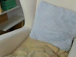 le modèle lennalalone est en webcam porno dans un show sur le site camsoda, il possède les tags suivants: amateur,blue eyes,no drinking,no smoking,normal,orgasm,tattoos,tiny tits,brown hair,hd