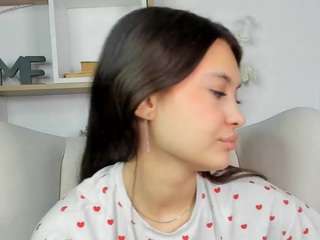 lennalalone's CamSoda show and profile