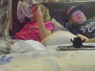 funcouple42 Live Webcam on CamSoda