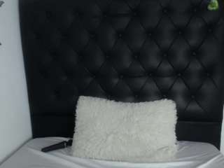 le modèle isa06 est en webcam porno dans un show sur le site camsoda, il possède les tags suivants: ass,naked,upskirt,teen (18+),tattoos,striptease,squirt,small tits,shaved pussy,pussy,orgasm,normal,no smoking,no drinking,nature,ass bouncing,natural,latina,full nudity,asshole