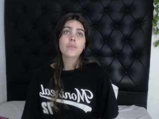 isa06's CamSoda show and profile