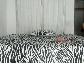 Isalovex live webcam show