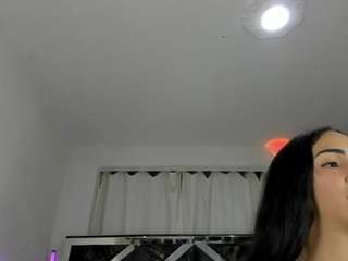 Bella live cam preview