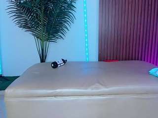 kylie-model live webcam show