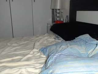  petite-danielle chat room