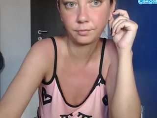 petite-danielle live webcam show