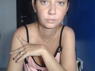 le modèle petite-danielle est en webcam porno dans un show sur le site camsoda, il possède les tags suivants: amateur,ass bouncing,big tits,blue eyes,drinking,fingering,flashing,full nudity,no smoking,normal,striptease,brown hair,hd,milf