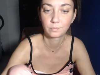 petite-danielle live cam preview