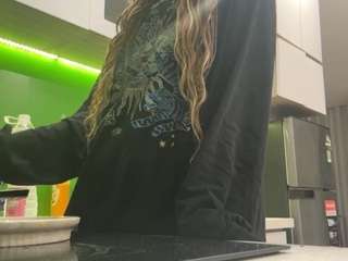 santawitcher Live Webcam on CamSoda