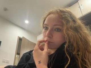 santawitcher Live Webcam on CamSoda