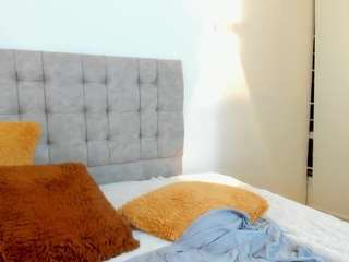 aura-velvet1 - Live Cam