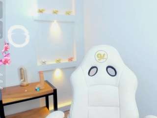 emily-browne Webcam Model Profile