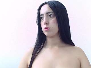 ivorynoir's CamSoda show and profile