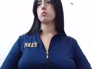 ivorynoir, female webcam model,  years old, on live webcam