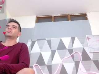 jaimes105 Live Webcam on CamSoda