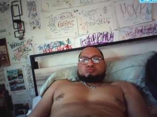 bigdikkpapii777 Live Webcam on CamSoda