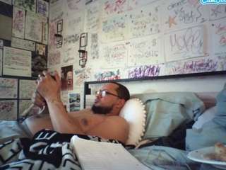 bigdikkpapii777 Live Webcam on CamSoda