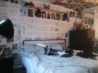 bigdikkpapii777 Live Webcam on CamSoda