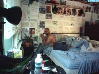 bigdikkpapii777 Live Webcam on CamSoda