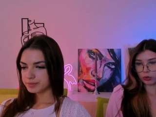 flora-lee webcam camsoda model stream image