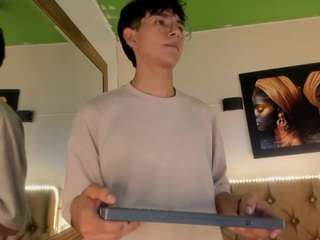 aleaurarashi webcam model