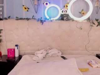 aleaurarashi from CamSoda