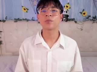 aleaurarashi webcam model