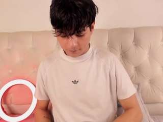 Live Sex Chat with AleAurarashi (@aleaurarashi)