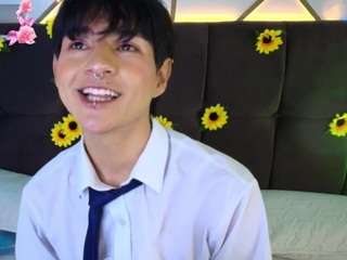 aleaurarashi's CamSoda show and profile