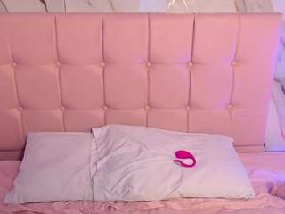 red-kytty6 Live Webcam on CamSoda