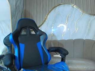 valentina-r's CamSoda show and profile