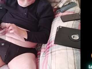 adambear Live Webcam on CamSoda