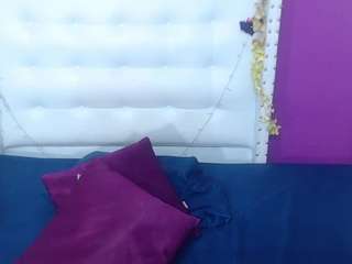 hugeass-destroyer webcam model