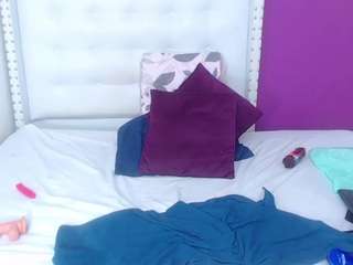 hugeass-destroyer webcam model