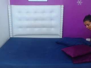 hugeass-destroyer Live Webcam on CamSoda