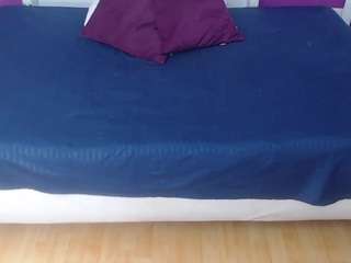 hugeass-destroyer Live Webcam on CamSoda