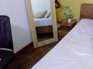 hugeass-destroyer live cam profile