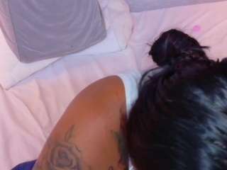 hugeass-destroye... Live Webcam on CamSoda