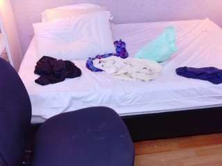 hugeass-destroyer live webcam show