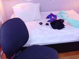 hugeass-destroyer live webcam show