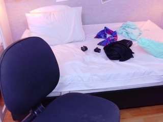 hugeass-destroyer live webcam show