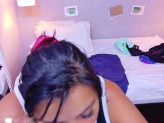 hugeass-destroyer live webcam show