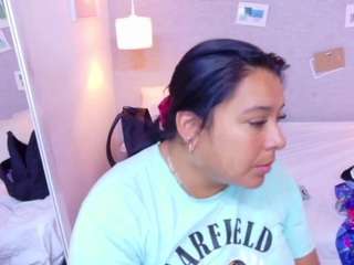 Hugeass-destroyer live webcam show