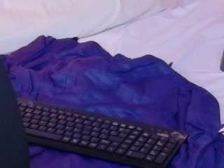 Hugeass-destroyer live webcam show
