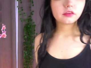 mandieeveler's CamSoda show and profile