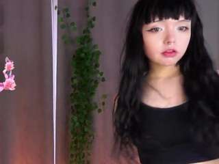 mandieeveler's CamSoda show and profile