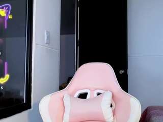 victoriasmile Live Webcam on CamSoda